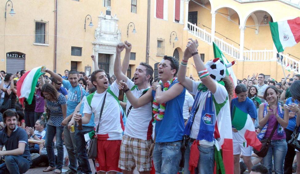 Inizia il Mondiale di calcio Ecco i ritrovi in centro storico