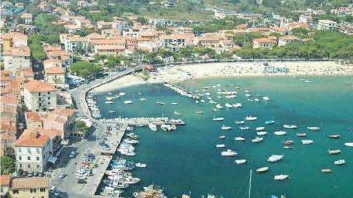 Via alla ztl a Marina di Campo