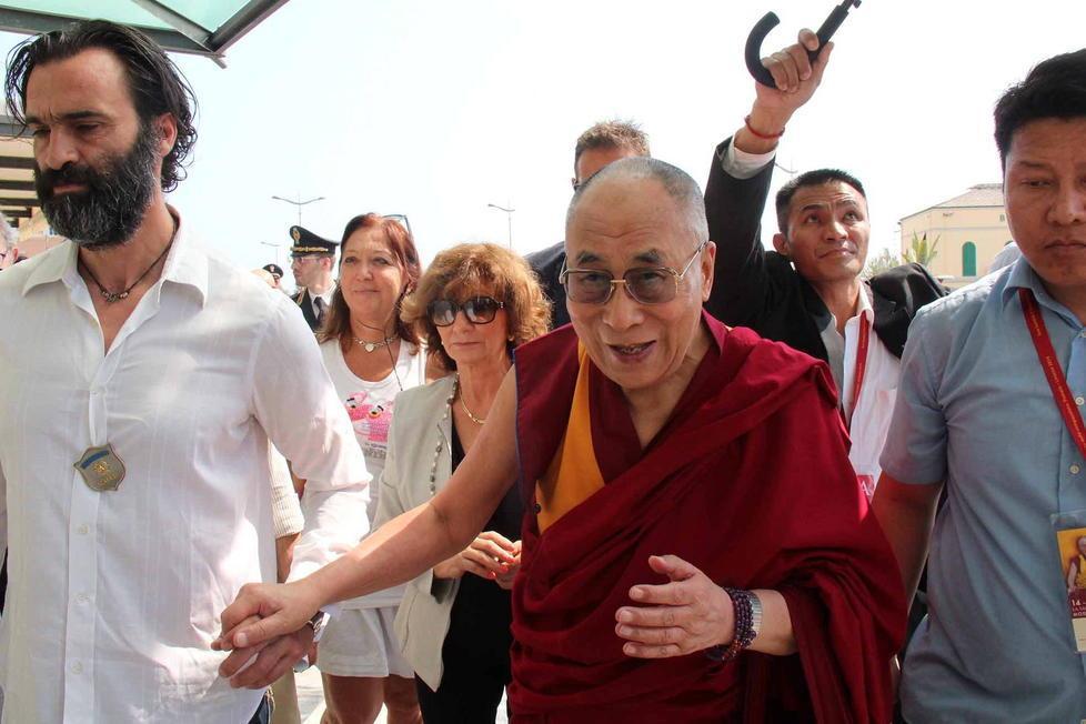 Livorno, è arrivato il Dalai Lama: resterà per tre giorni 