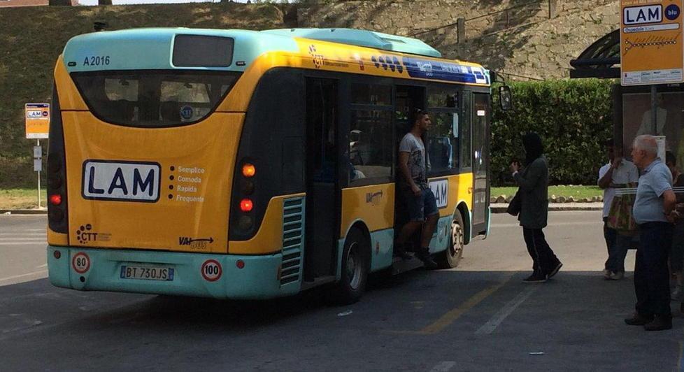 Rivolta contro il disastro dei bus 