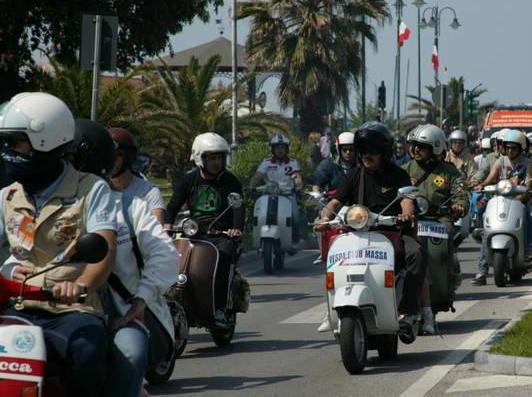 Da Pontedera a Mantova in sella per il Vespa Days 