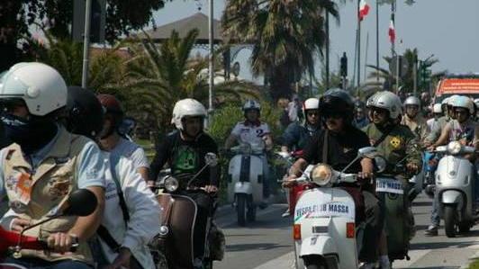 Da Pontedera a Mantova in sella per il Vespa Days