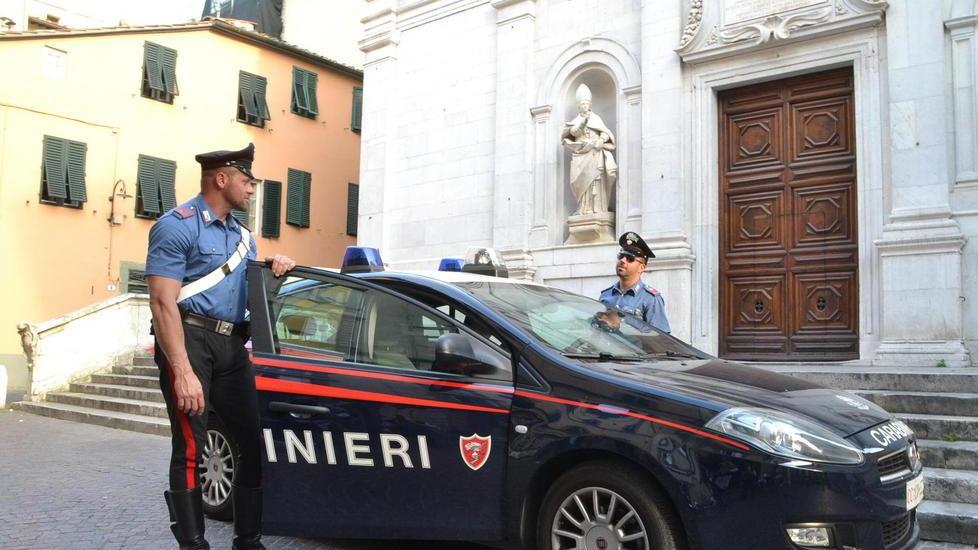 Due adolescenti denunciati per l’incendio in via Paoli