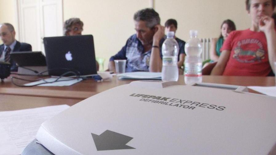 I defibrillatori dalle scuole ora tornano sulle spiagge