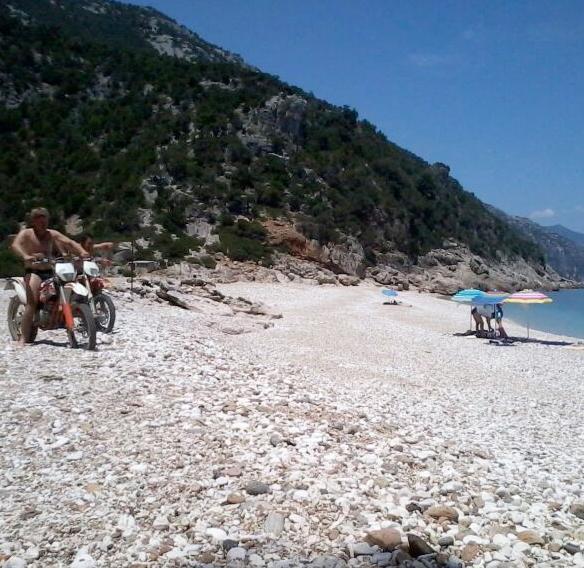 In moto a Cala Sisine: multati 