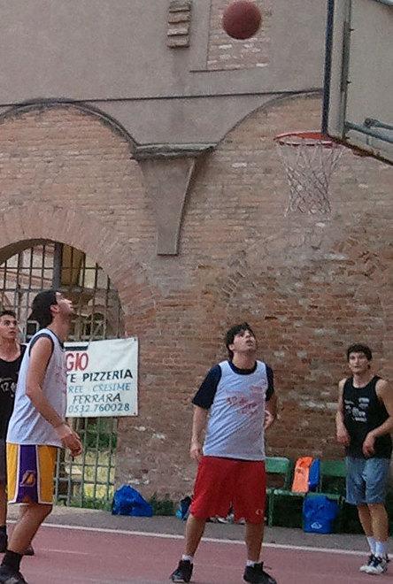Scatta la 12 ore di basket: +2 per i giovani