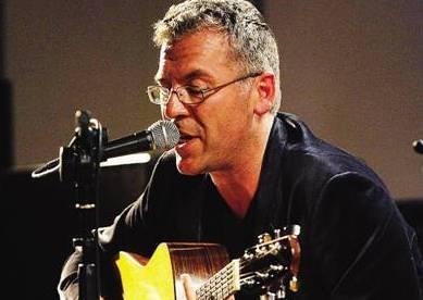 Al mare la calda voce di Ghielmetti per una serata d’autore 