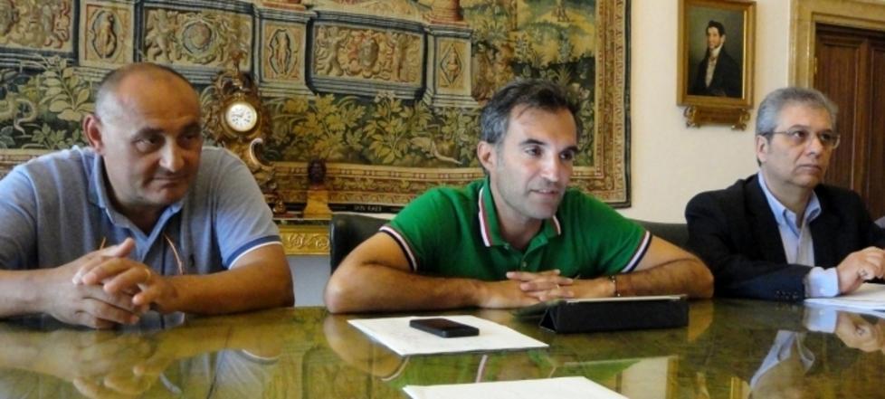 Un mese per finire piazza Trento Trieste 