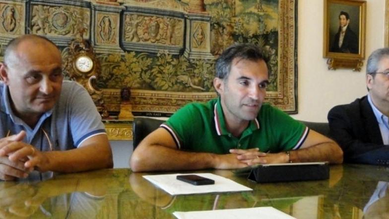 Un mese per finire piazza Trento Trieste