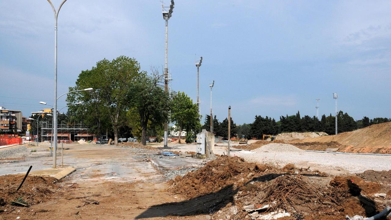Giù le palme al Parco Centrale, esplode la protesta