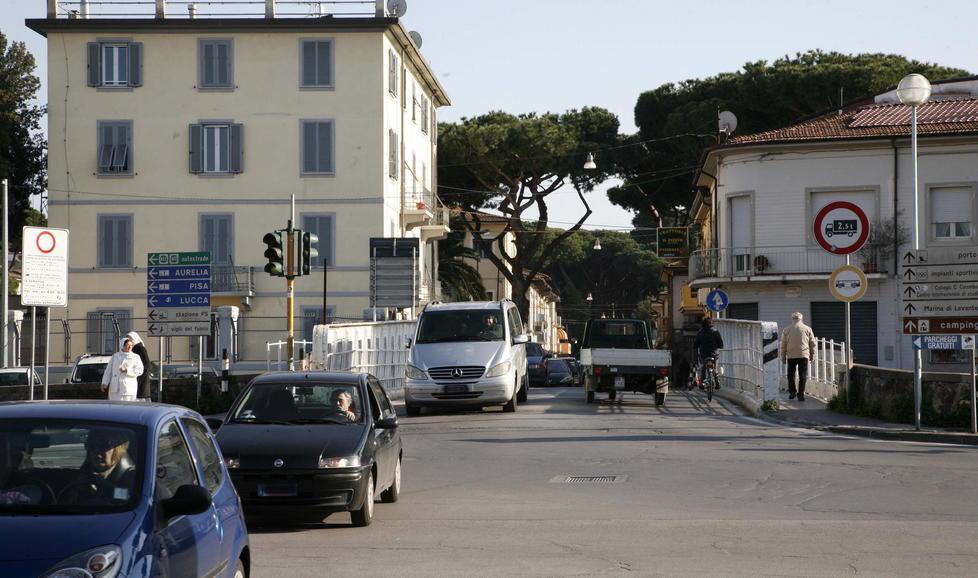 Settanta giorni di lavori per il ponte girante 