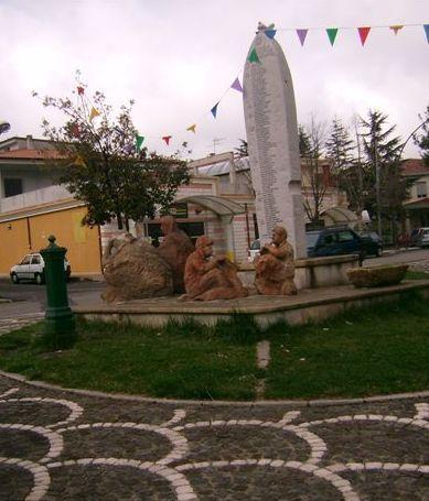 A Mamoiada il Comune risparmia e compra le panchine