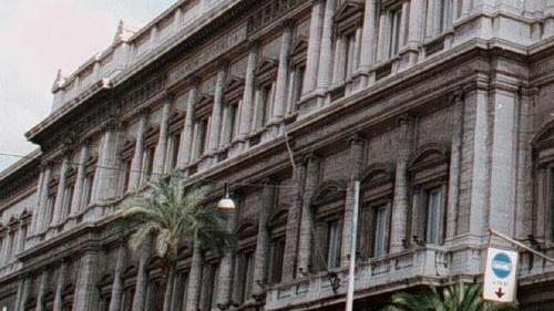 Resistono solo la moda e l’agroalimentare