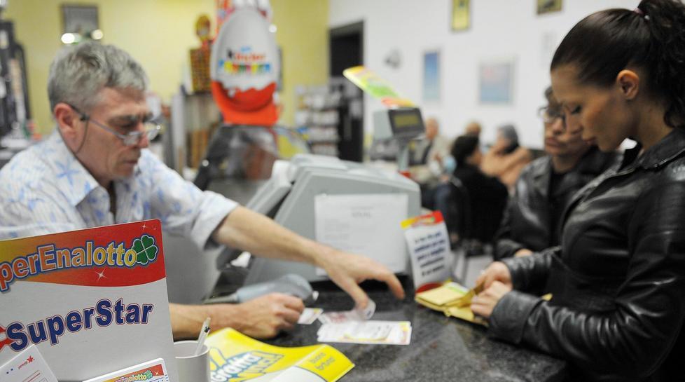 Tabaccai, al via petizione anti-tagli 