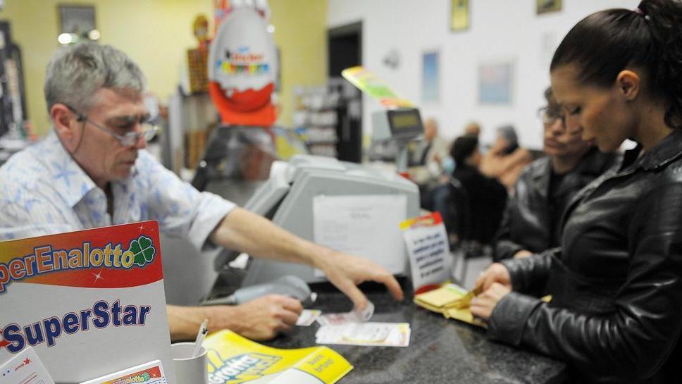 Tabaccai, al via petizione anti-tagli