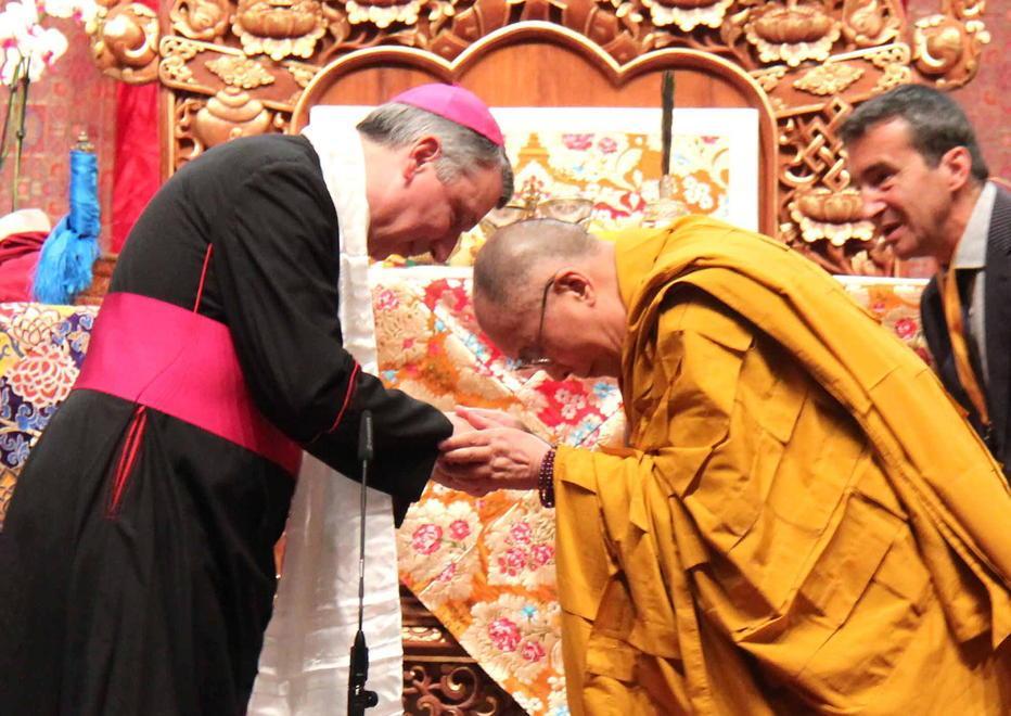 Il vescovo di Livorno ha incontrato il Dalai Lama 