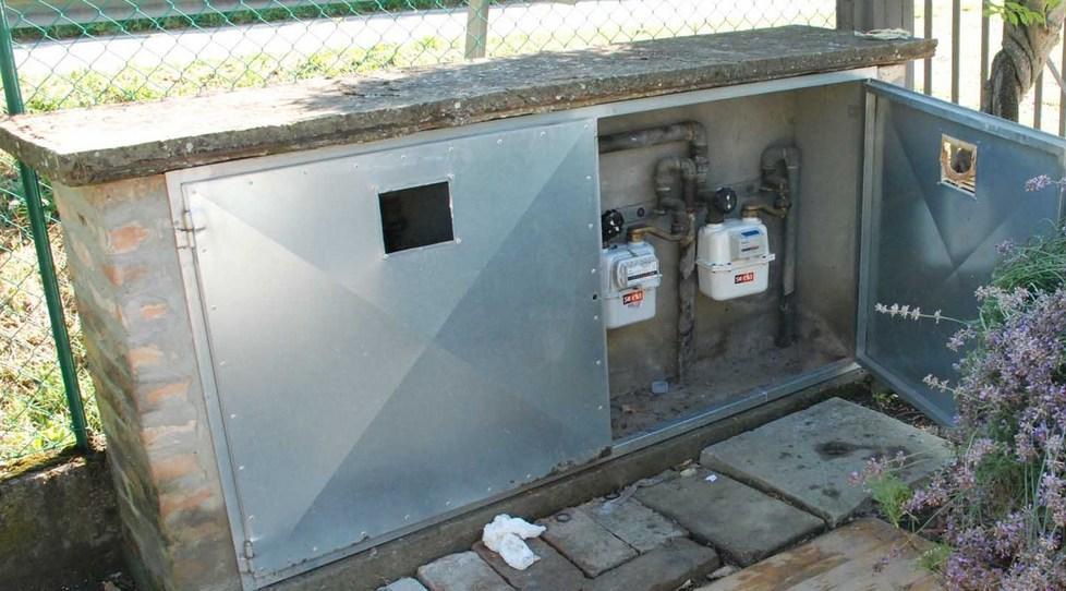 Fulmine sulle antenne a fuoco i contatori del gas 