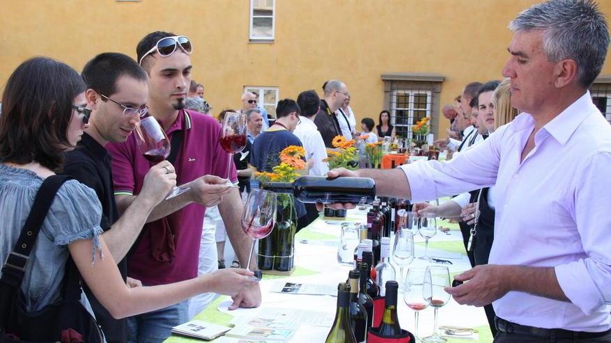 Di Vini Profumi, per la pioggia le degustazioni si spostano dentro il palazzo