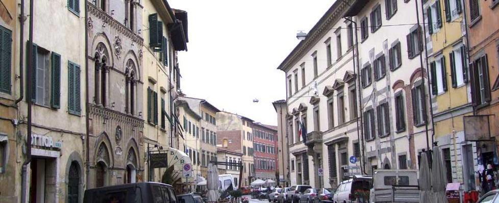 Via Santa Maria, proteste per furti e spaccio di droga 