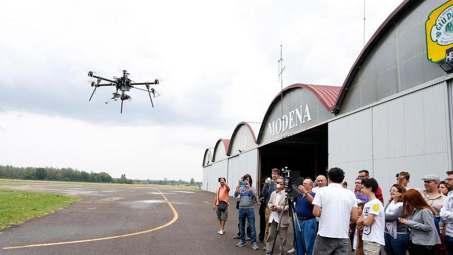 Marzaglia, “attacco” dei droni all’aeroporto - VIDEO