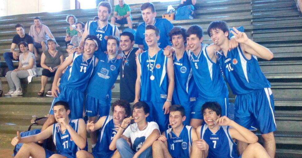 Basket Calcinaia chiude al terzo posto 