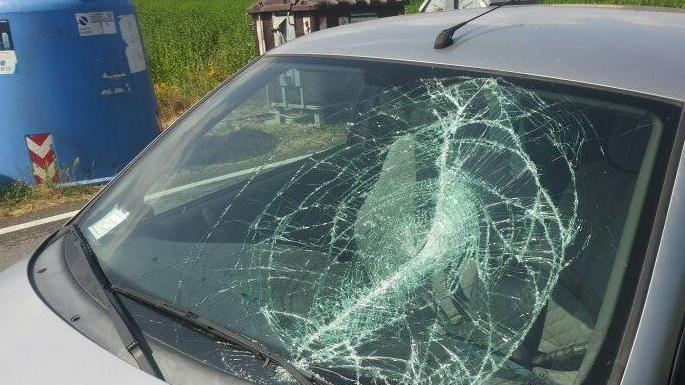Gravissimo pensionato travolto in bici da un’auto