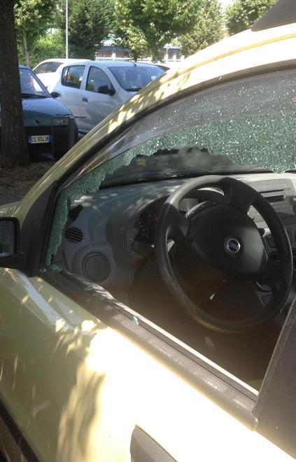 Danneggiano le auto per pochi spiccioli
