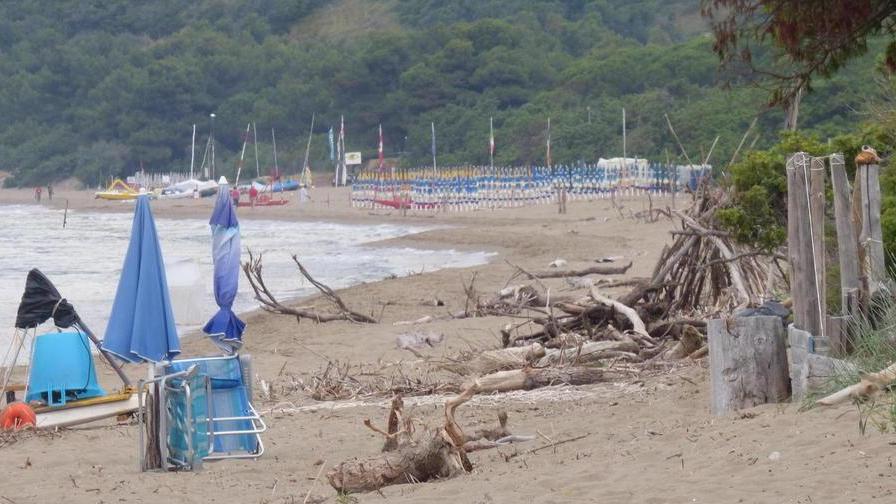 Malore in spiaggia Muore a 40 anni