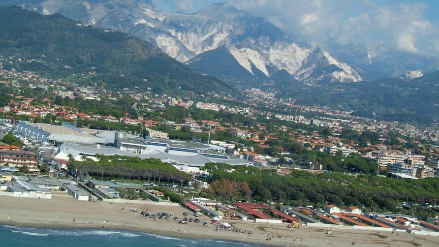 Vengo dalla Cina ma per scolpire la cartapesta