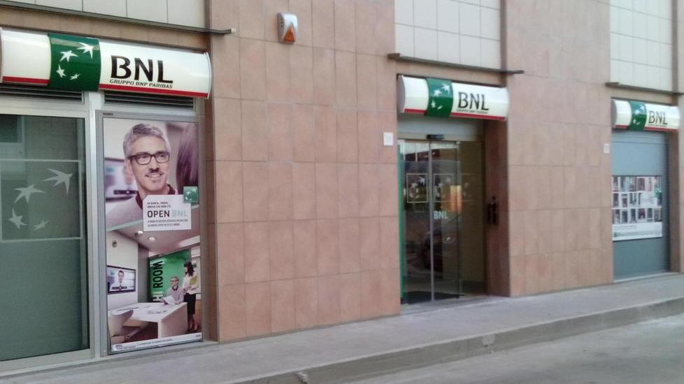 Da Fellini a Sordi e Benigni il cinema entra in banca