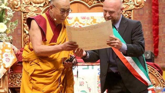 Il Dalai Lama conquista il Palamodì