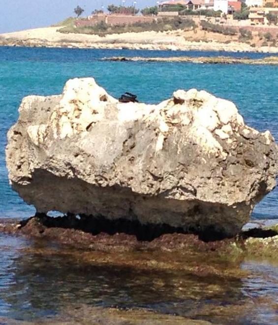 Tratto roccioso pericolante nel pressi della Renaredda
