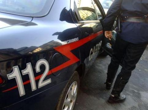 Ladro in camera da letto, derubata un’anziana