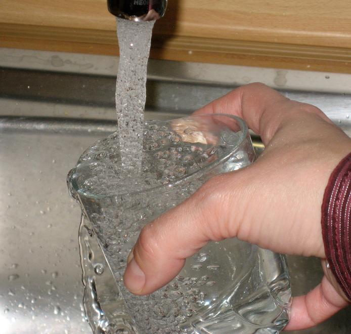 Zona aeroporto, l’acqua dei rubinetti non è potabile 