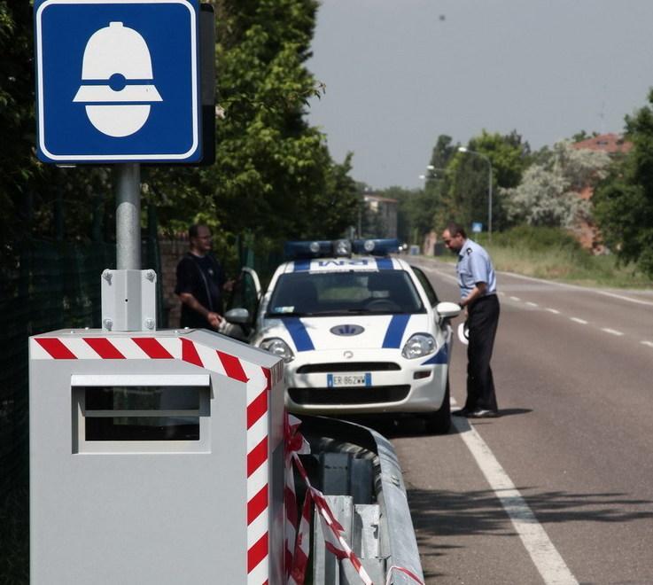 La polizia stradale “boccia” l’autovelox 