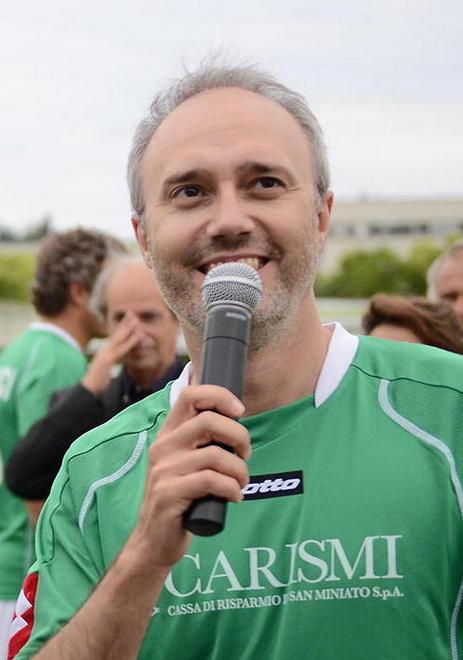 Morandi e Renga prima cantano poi vanno... in gol 