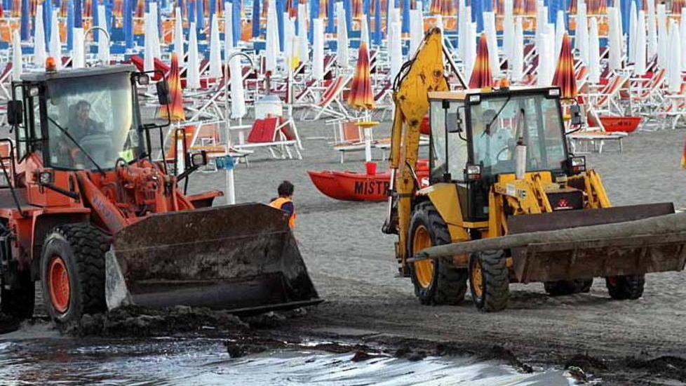 Il mare gonfio si riprende un po’ di lavarone