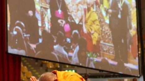 Il Dalai Lama e il vescovo «Siamo fratelli spirituali»