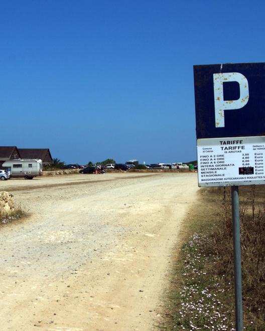 Nel Sinis sono tornati i parcheggi a pagamento