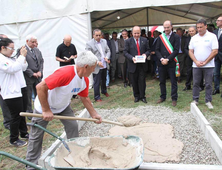 Prima pietra per la “Casa del Dono” 