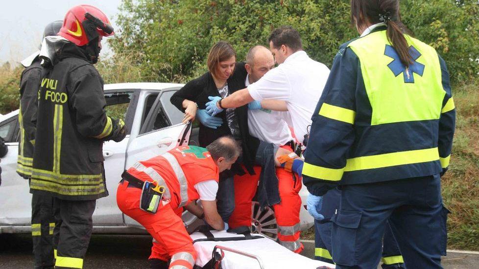 Scontro in auto: gravissima una 30enne
