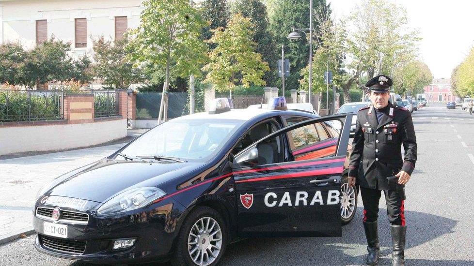 Droga in tasca e nel borsello, nei guai operaio di 20 anni