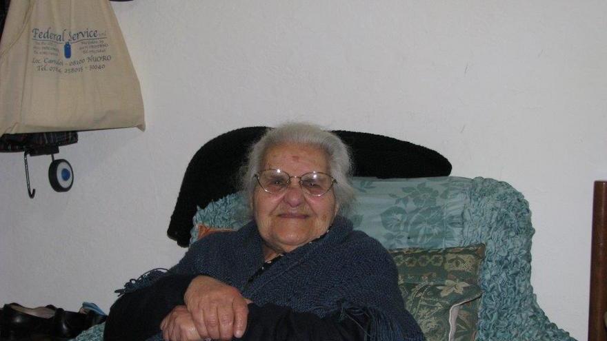 Nuoro, a 99 anni nonna Chischedda prende la licenza media