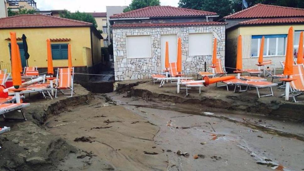 Bomba d’acqua, Follonica in tilt