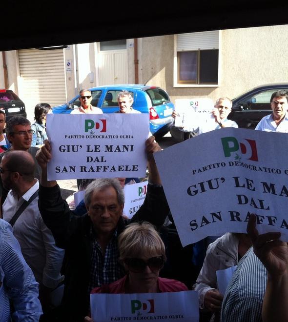 San Raffaele, il Pd diviso rinvia il «sì» 