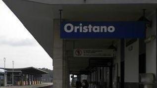 I pendolari bloccano un treno a Cagliari