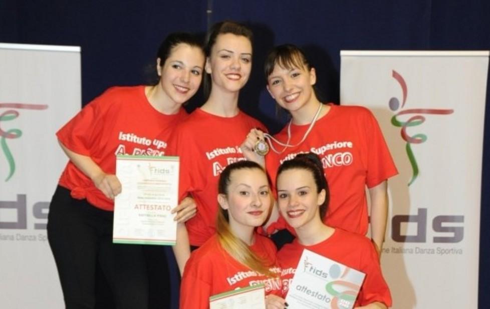 Danza sportiva, primo premio per le studentesse di Jerzu