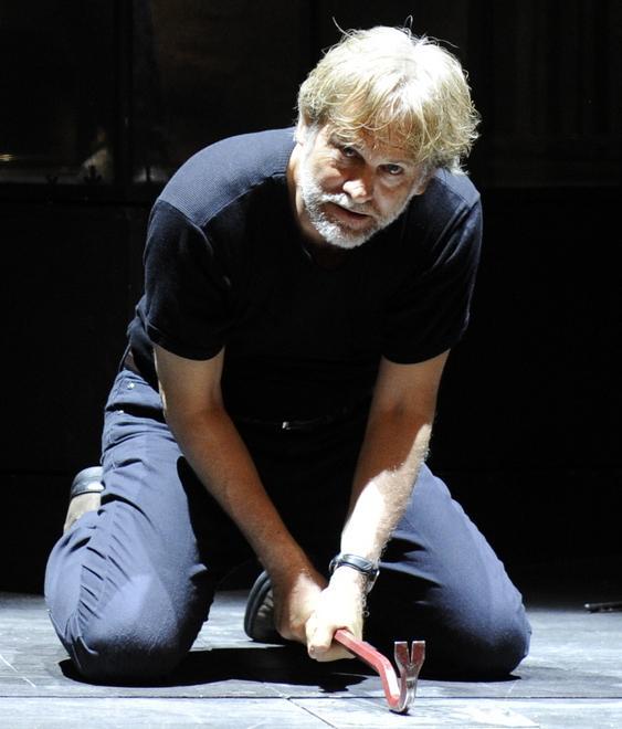 Scarpati racconta il libro per la madre 