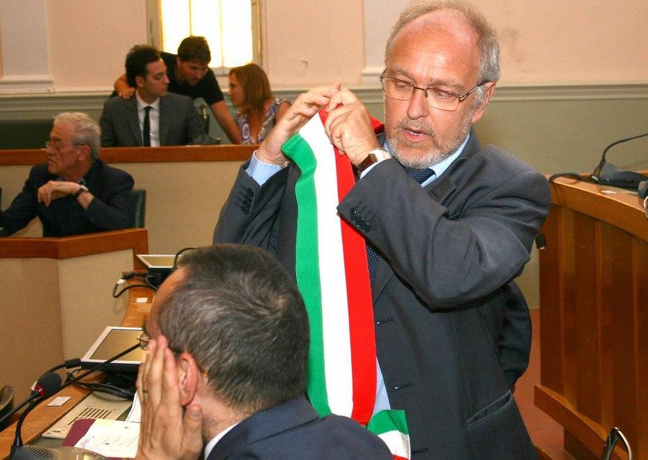 E il pubblico si spella le mani 