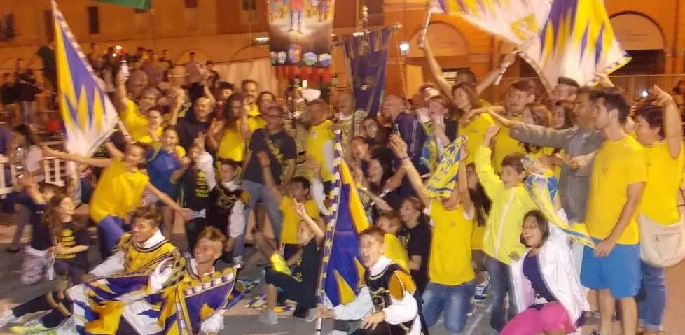 Il rione Crusar trionfa nel Palio delle polemiche 